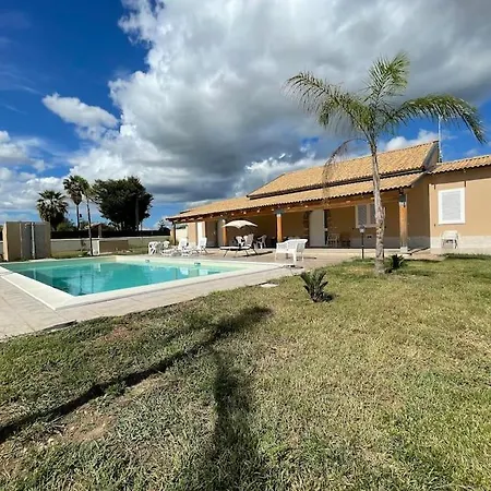 Nunzia Con Piscina, Sauna E Idromassaggio. Villa
