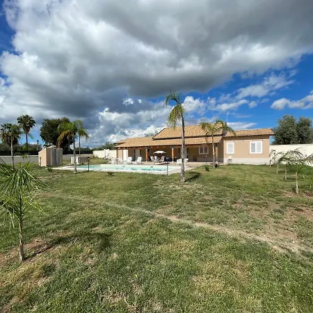 Villa Nunzia Con Piscina, Sauna E Idromassaggio.