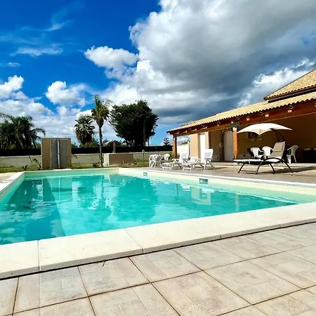 Nunzia Con Piscina, Sauna E Idromassaggio. *