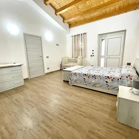 Nunzia Con Piscina, Sauna E Idromassaggio. Villa Floridia