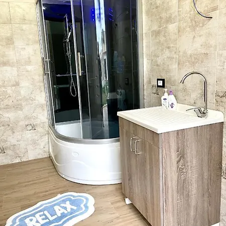 Nunzia Con Piscina, Sauna E Idromassaggio. Floridia