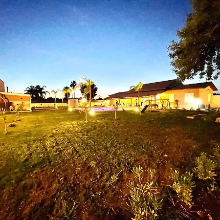 Nunzia Con Piscina, Sauna E Idromassaggio. Villa