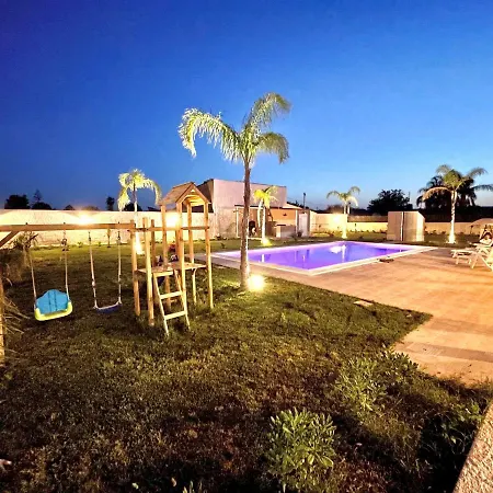 Nunzia Con Piscina, Sauna E Idromassaggio. *